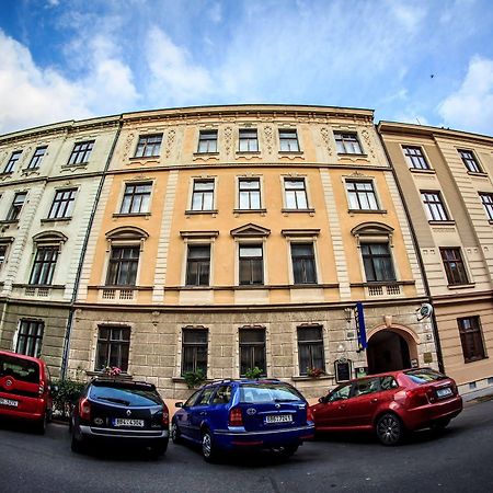 Hotel Pyramida Brno Bagian luar foto