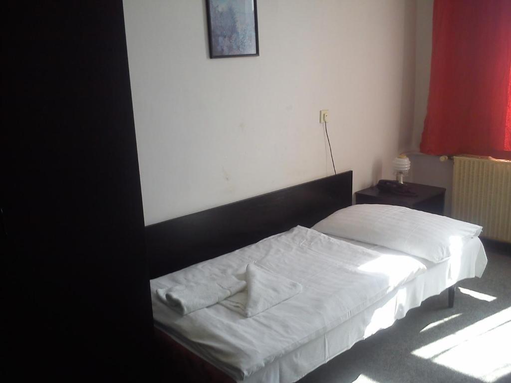 Hotel Pyramida Brno Bagian luar foto