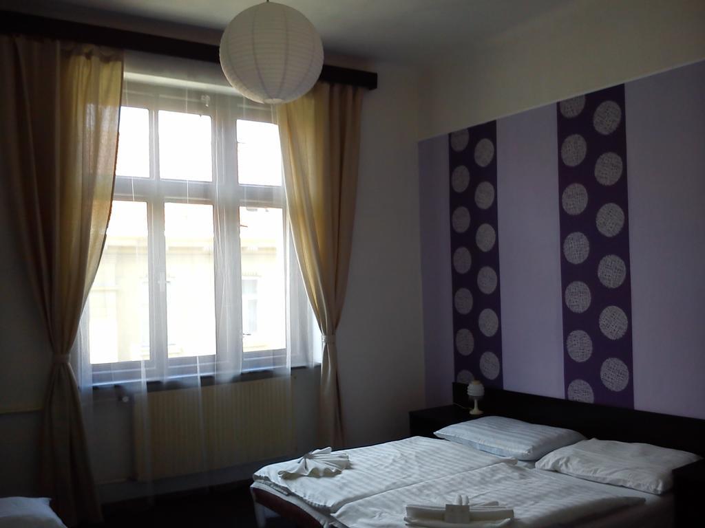 Hotel Pyramida Brno Bagian luar foto