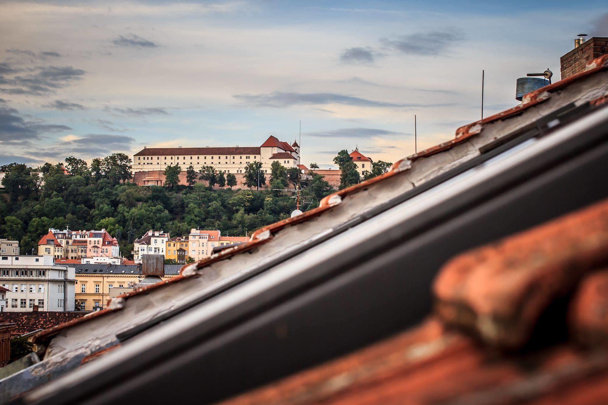 Hotel Pyramida Brno Bagian luar foto